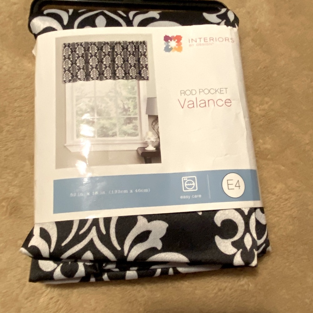 Interiors by design brand Rod Pocket Valance. NWT’S. - Picture 1 of 3